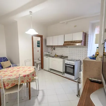 Apartment Bilocale Nel Centro Storico Piano Terzo
